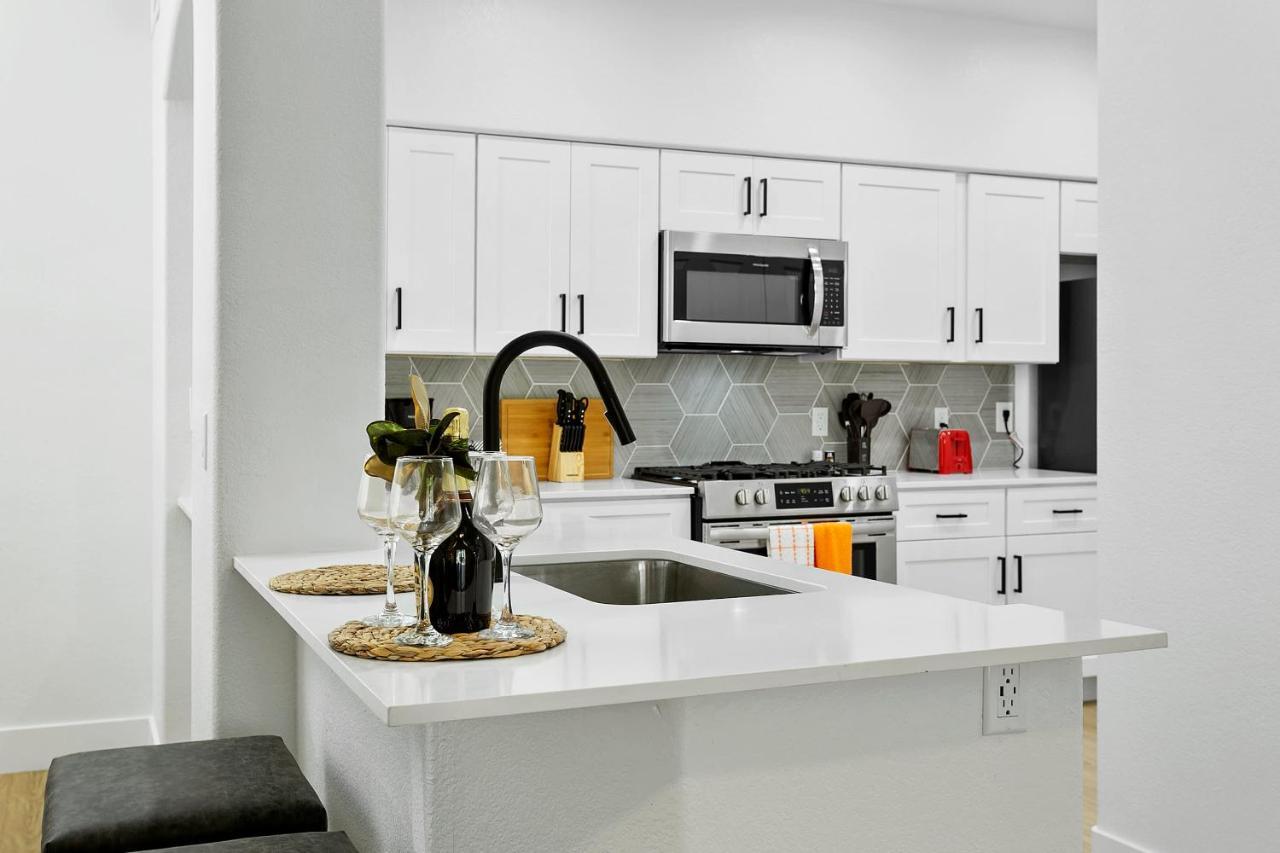 Cozysuites Glendale By The Stadium With Pool 10 المظهر الخارجي الصورة